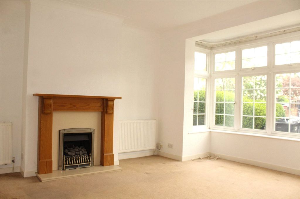 Property photo 2 of 16 Picture No. 12