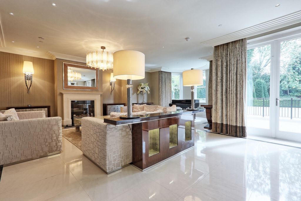 Property photo 3 of 49