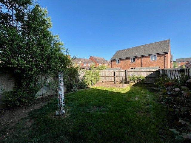Property photo 2 of 11 Garden