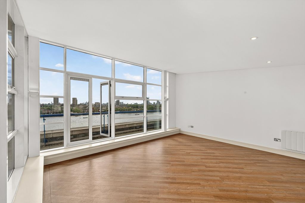 Property photo 1 of 19 Image