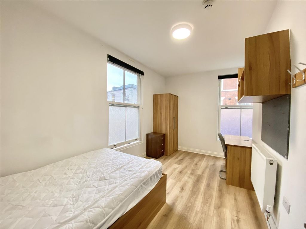 Property photo 3 of 10 Image00004.Jpeg