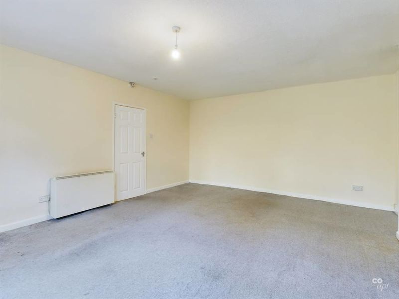 Property photo 2 of 11 Photo 8