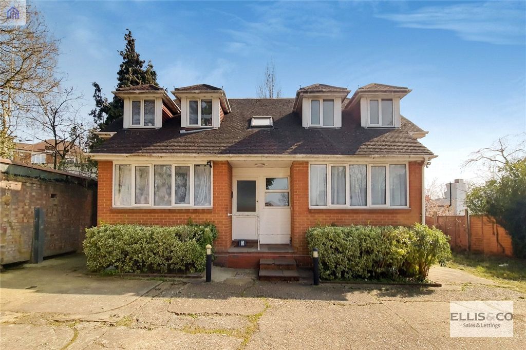 Property photo 2 of 13 Picture No. 18