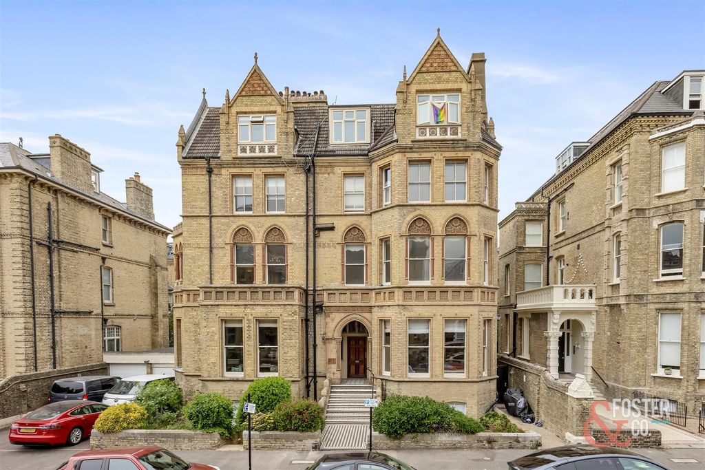 Property photo 1 of 17 Third Avenue, 4 Flat 3-016.Jpg