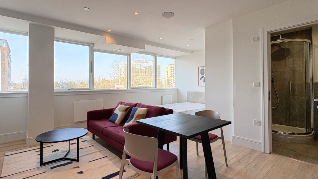 Property photo 1 of 14 Living Room