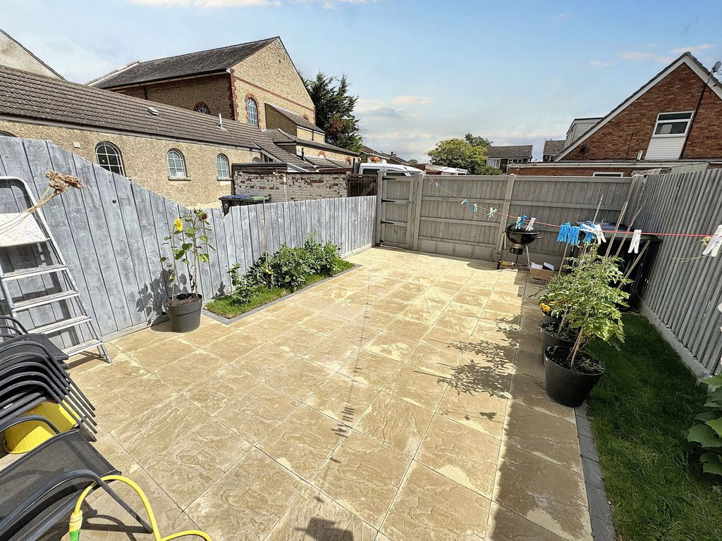 Property photo 3 of 24