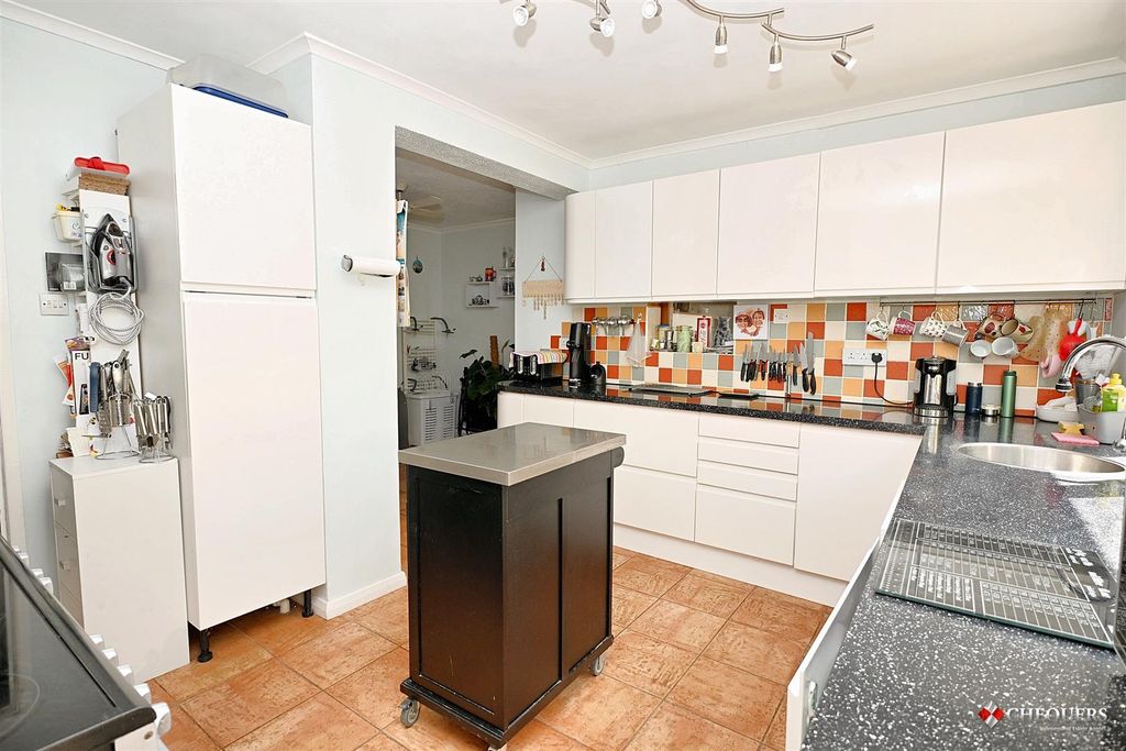 Property photo 3 of 24 Kitchen