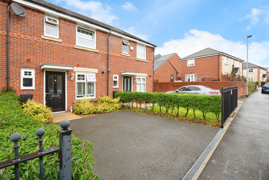 Property photo 2 of 15