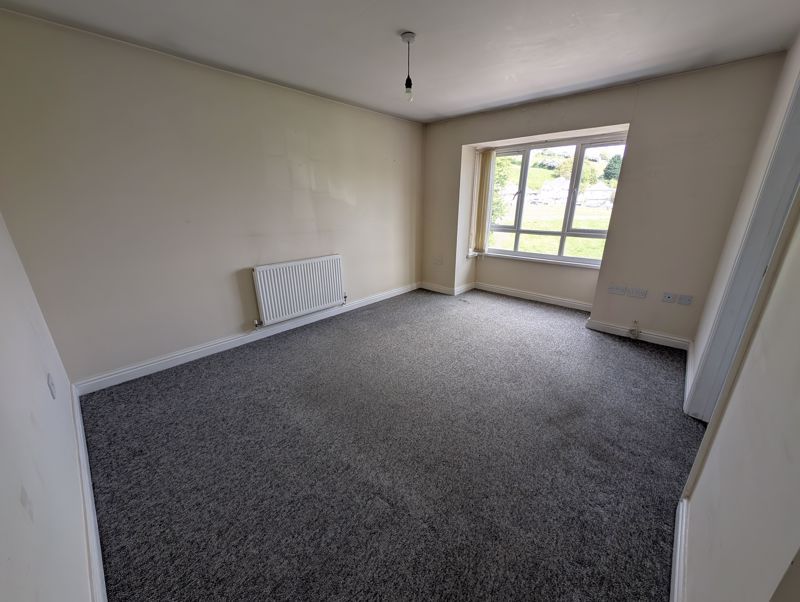 Property photo 3 of 17 Photo 11