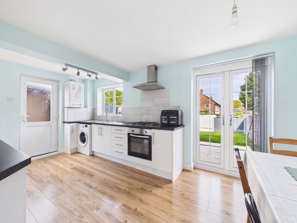 Property photo 3 of 15 Dining Kitchen