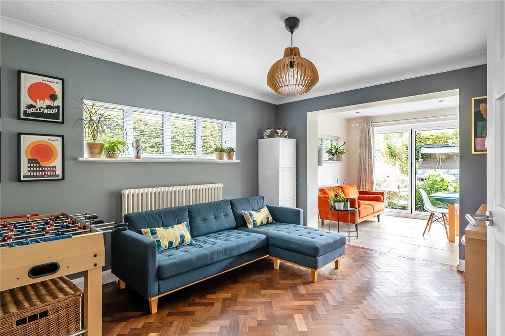 Property photo 3 of 20 Snug