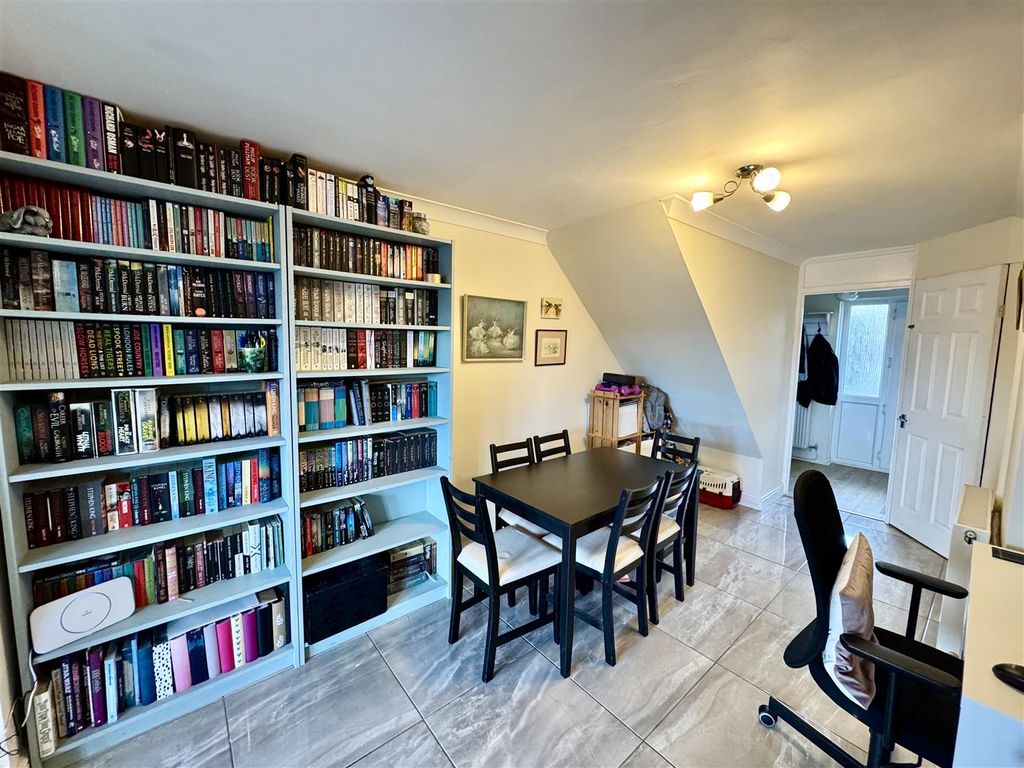 Property photo 3 of 16 Dining Room