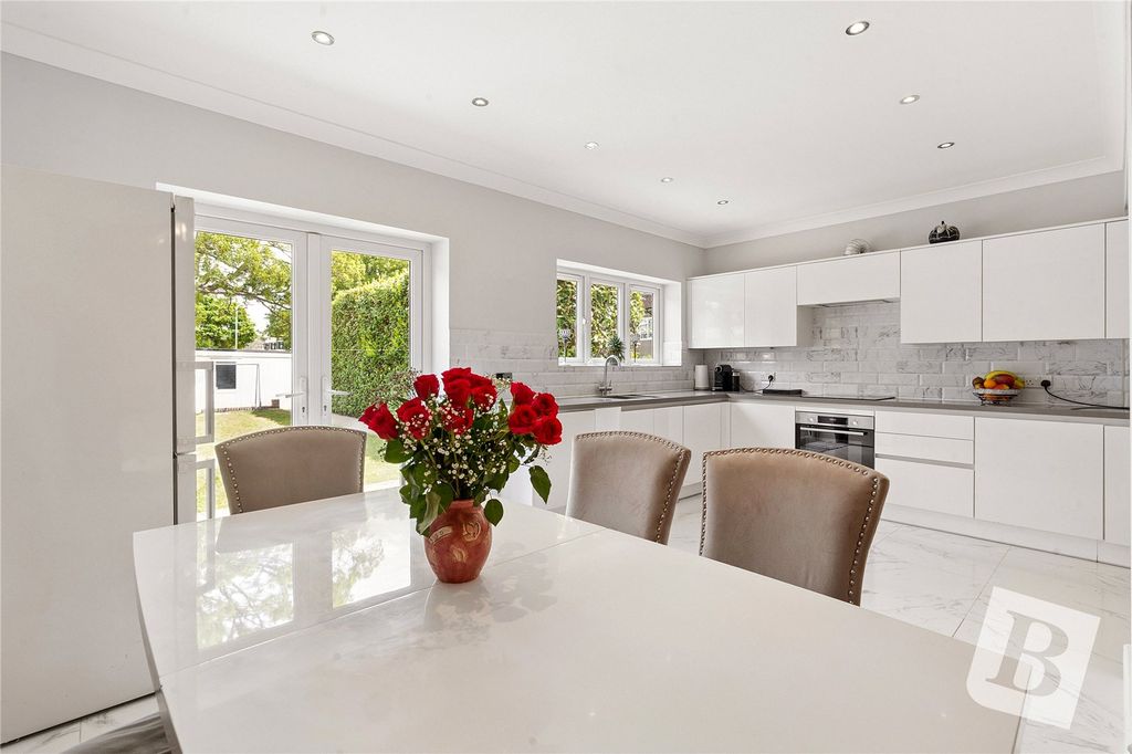Property photo 2 of 17 Kitchen/Diner