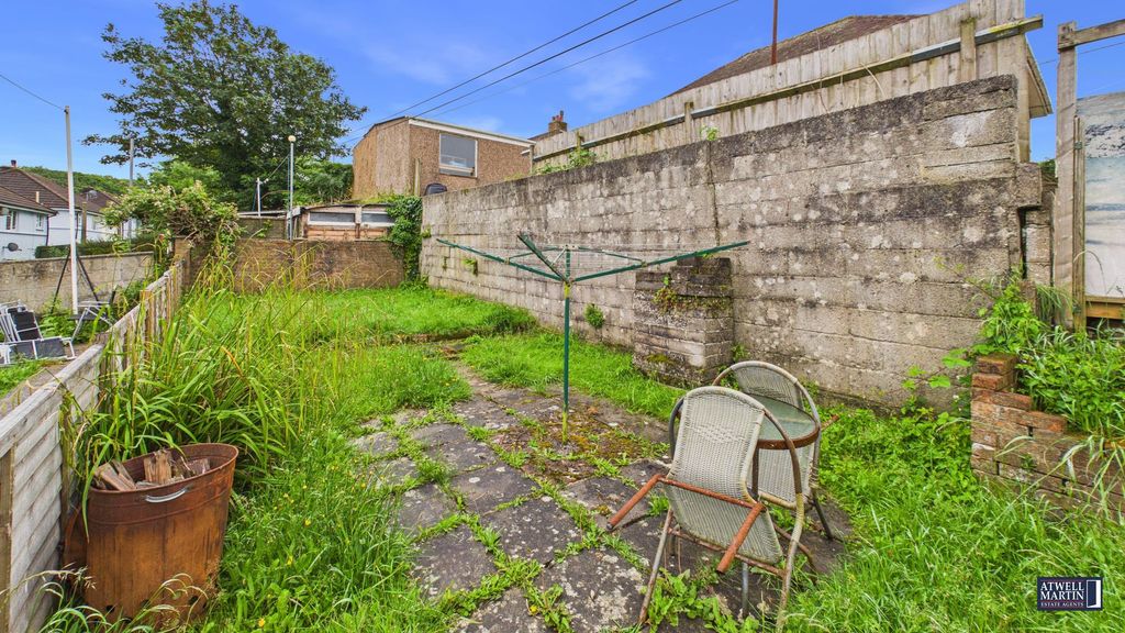Property photo 2 of 31