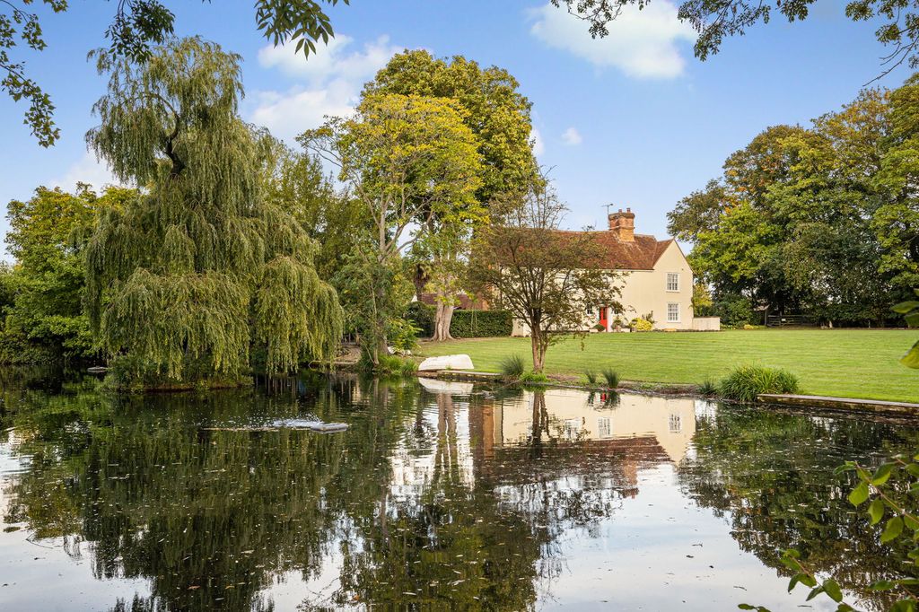 Property photo 2 of 72