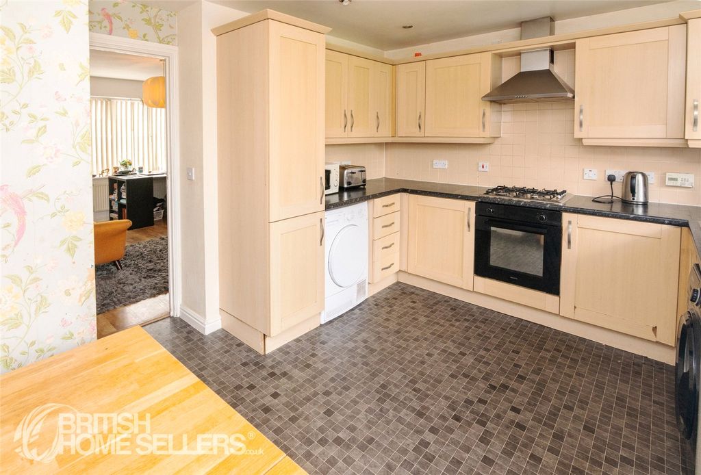 Property photo 3 of 16 Picture No. 14