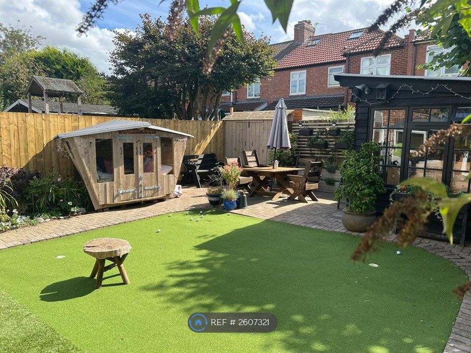 Property photo 3 of 20 Rear Garden 2
