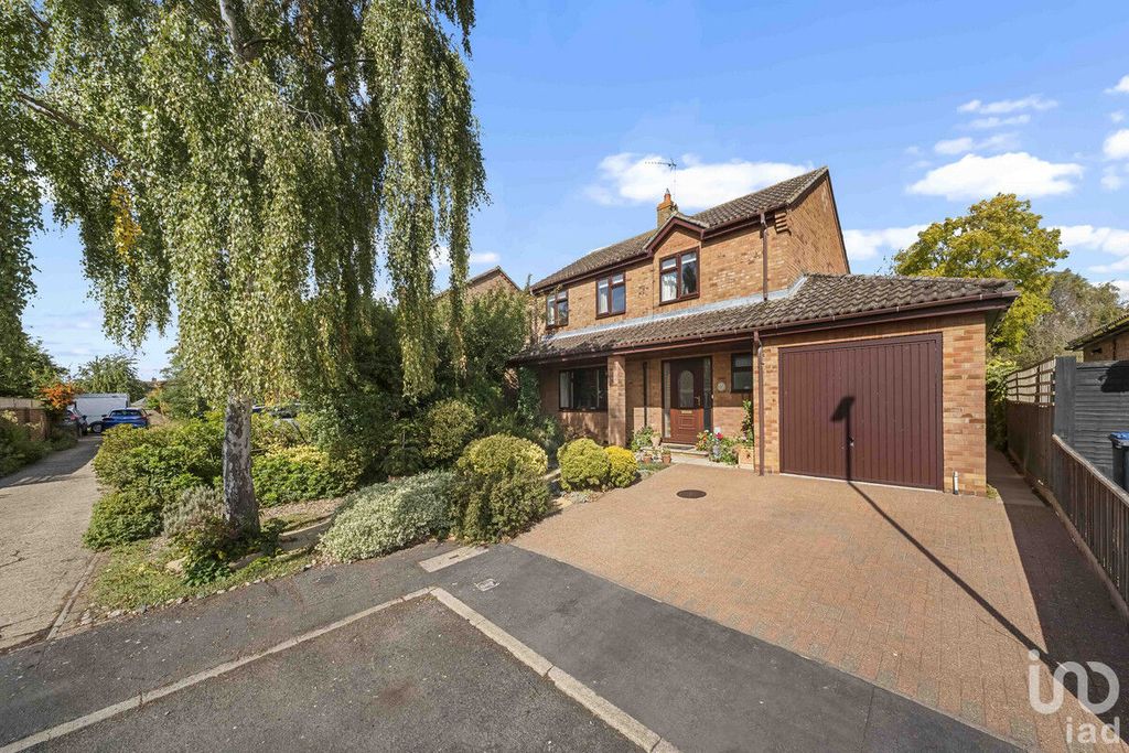 Property photo 1 of 32