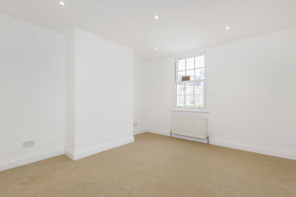 Property photo 3 of 4