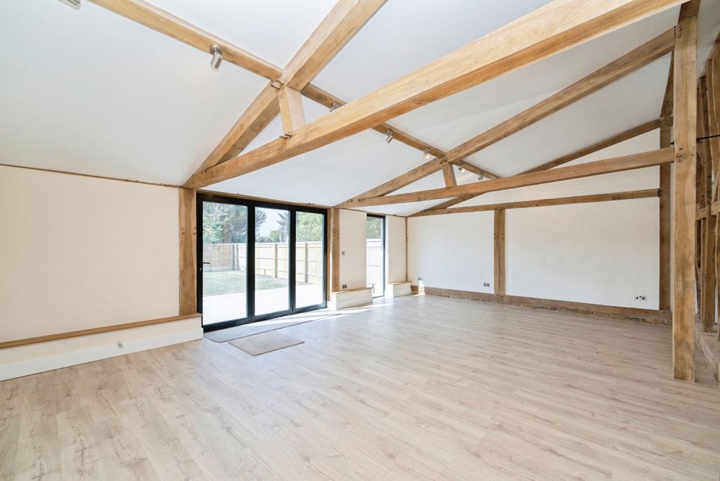 Property photo 3 of 21 Pbox-Img.Jpg