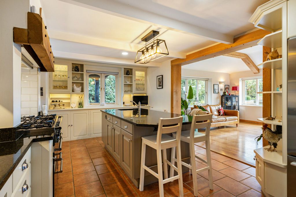 Property photo 3 of 24