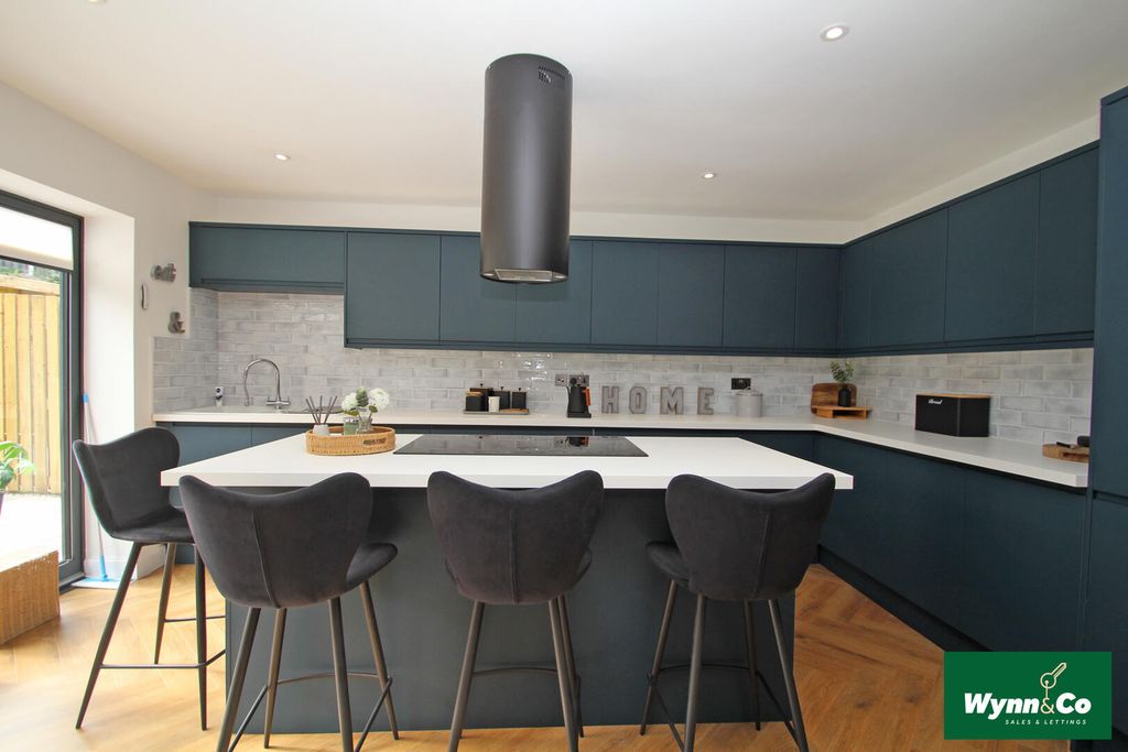 Property photo 2 of 27 Kitchen