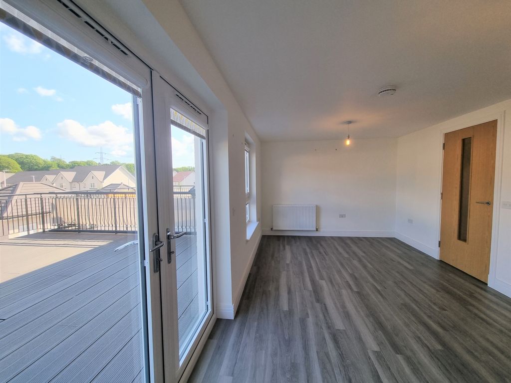 Property photo 2 of 31