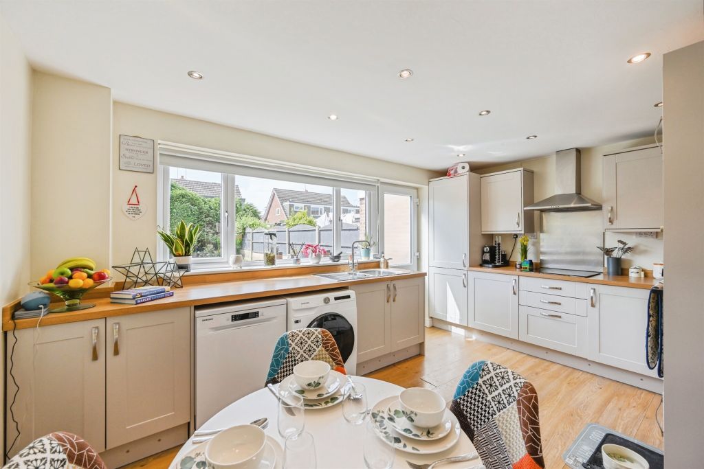 Property photo 1 of 17 Kitchen Diner:
