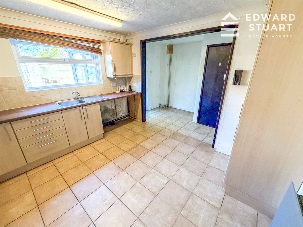 Property photo 3 of 11 Picture No. 19