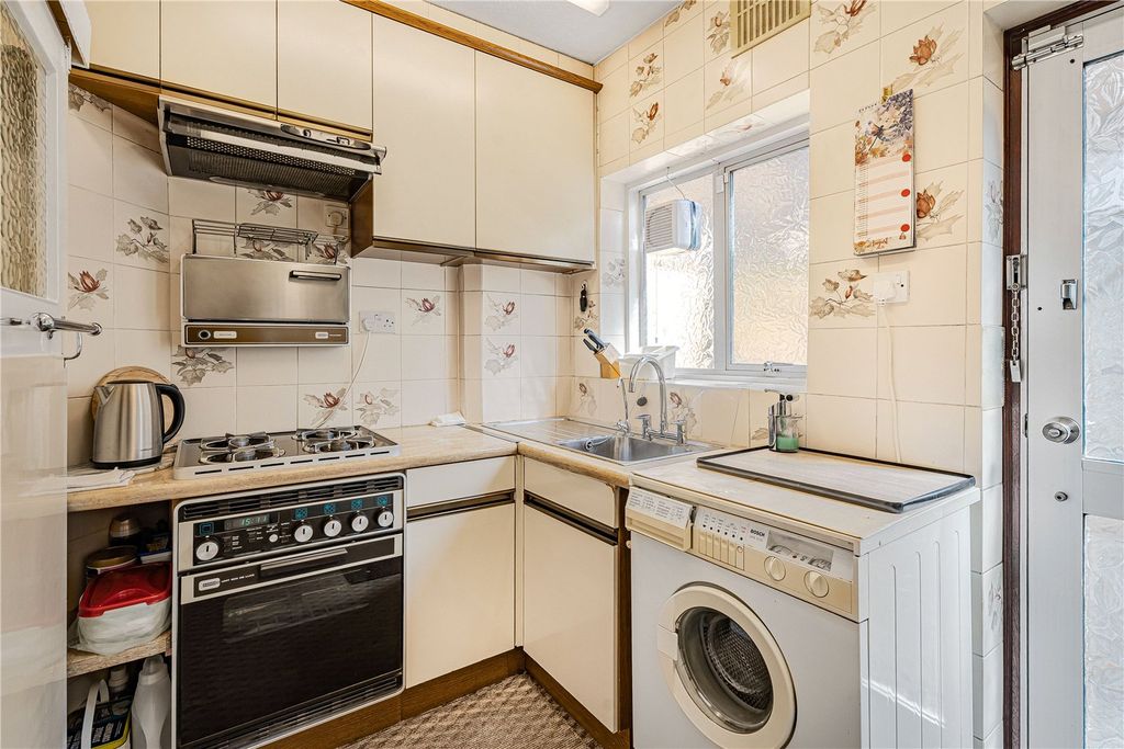 Property photo 3 of 30 Kitchen