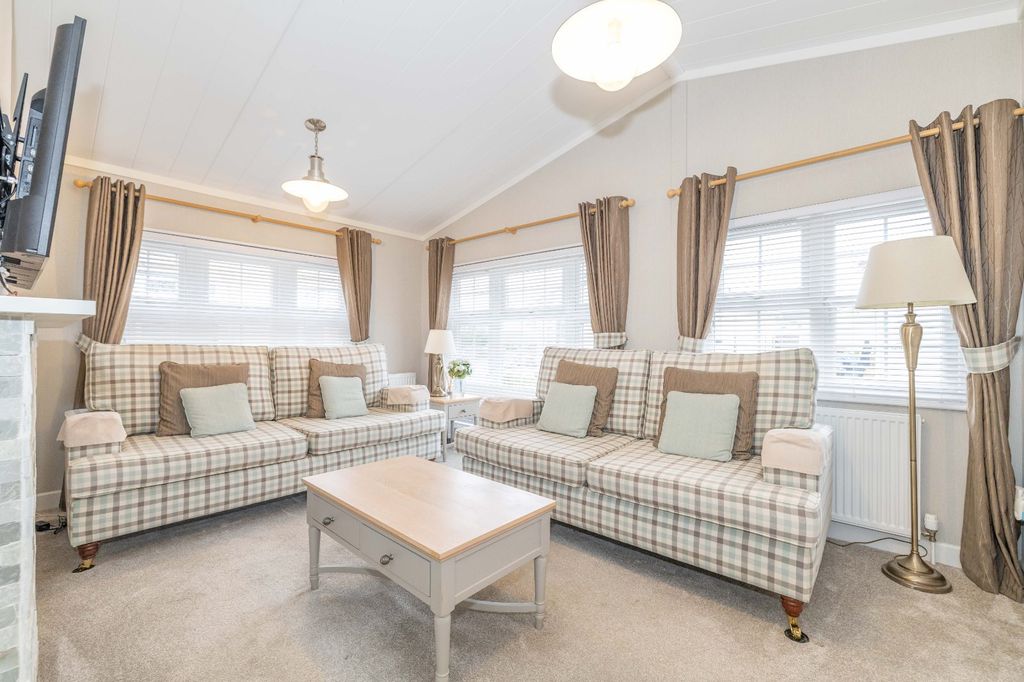 Property photo 2 of 15 Picture 2