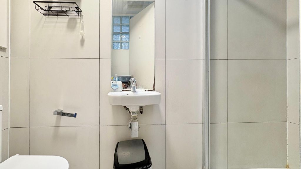 Property photo 3 of 12 Bathroom