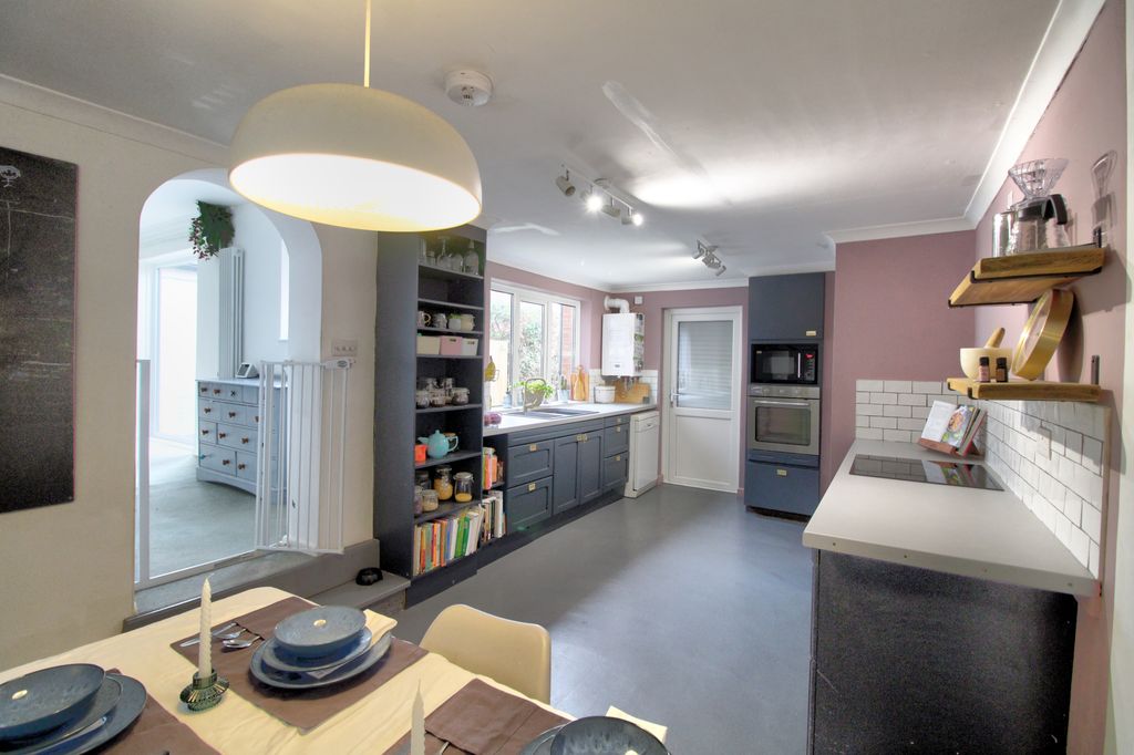 Property photo 3 of 25 Img_0978_79_80_Interior 4