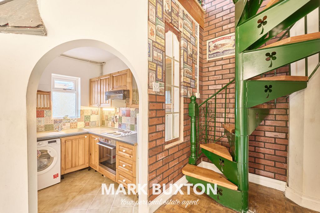 Property photo 2 of 20