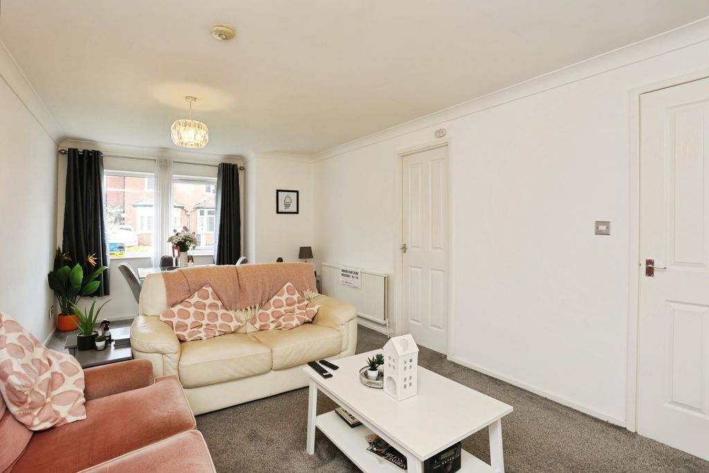 Property photo 2 of 17 Photo