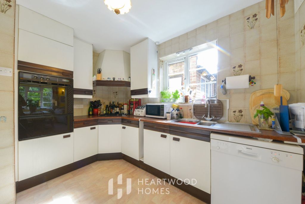 Property photo 3 of 22