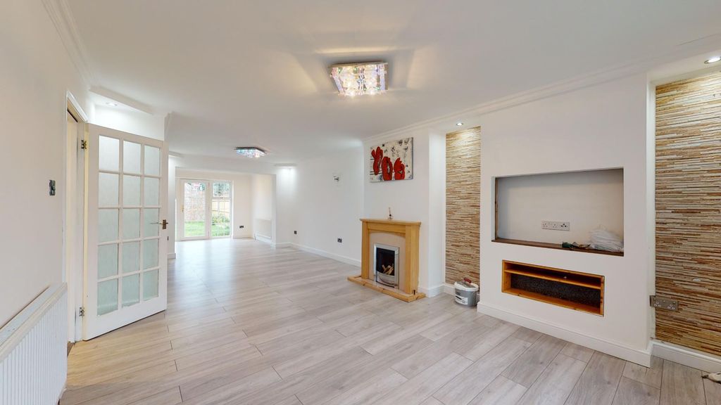 Property photo 2 of 12 Picture 2