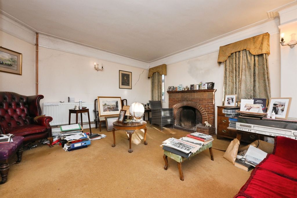 Property photo 2 of 13