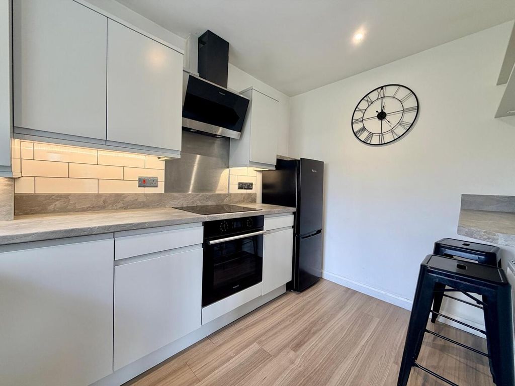 Property photo 3 of 13 Kitchen