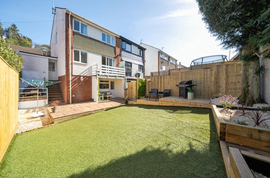 Property photo 2 of 33 1437744-4-69d50Ec...