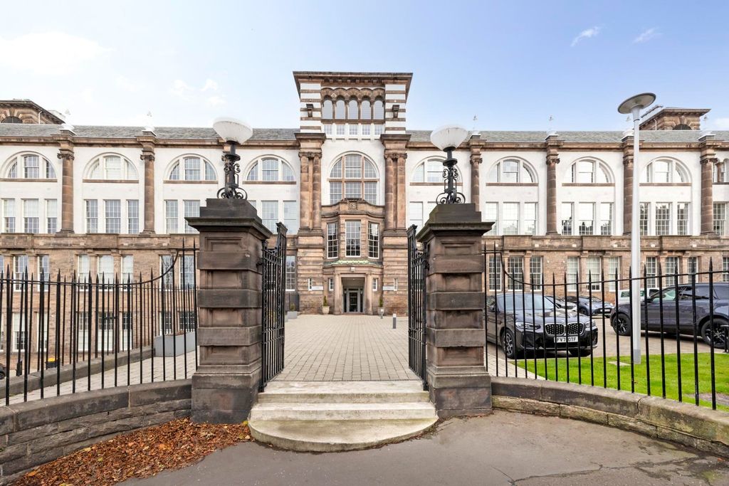 Property photo 1 of 51