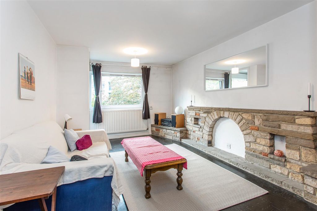 Property photo 3 of 12 Reception