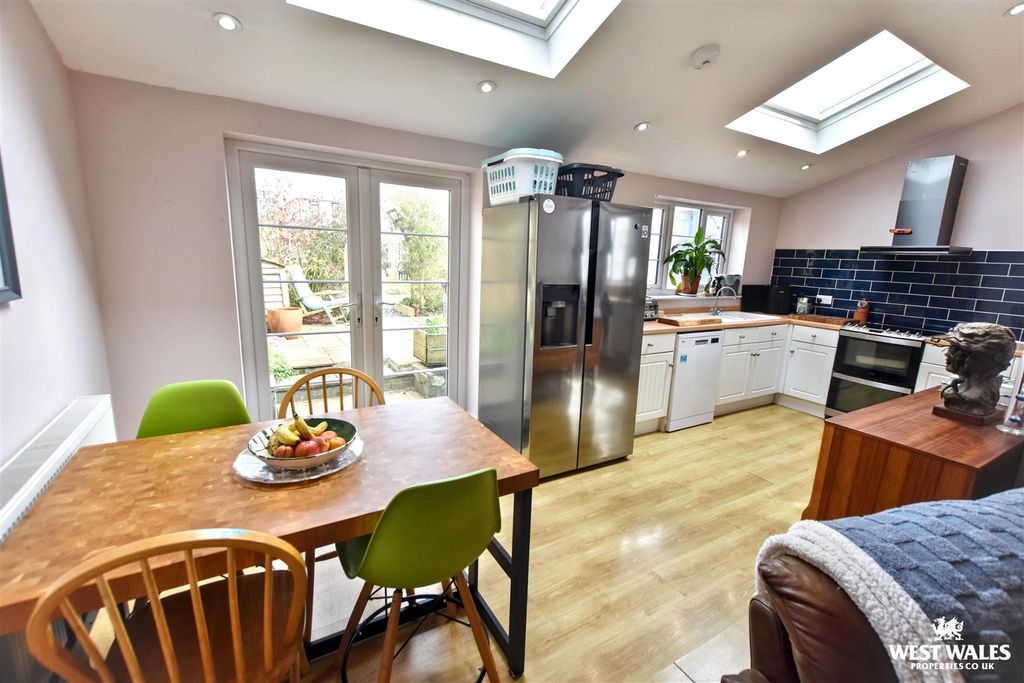 Property photo 3 of 27 12.Jpg