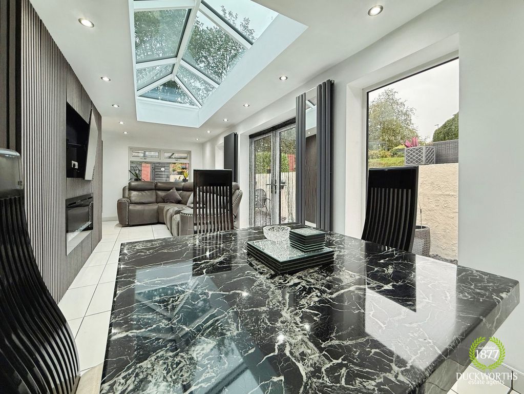 Property photo 2 of 37