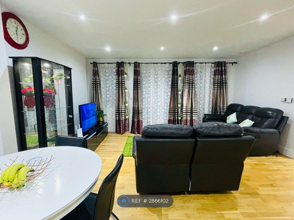 Property photo 3 of 8