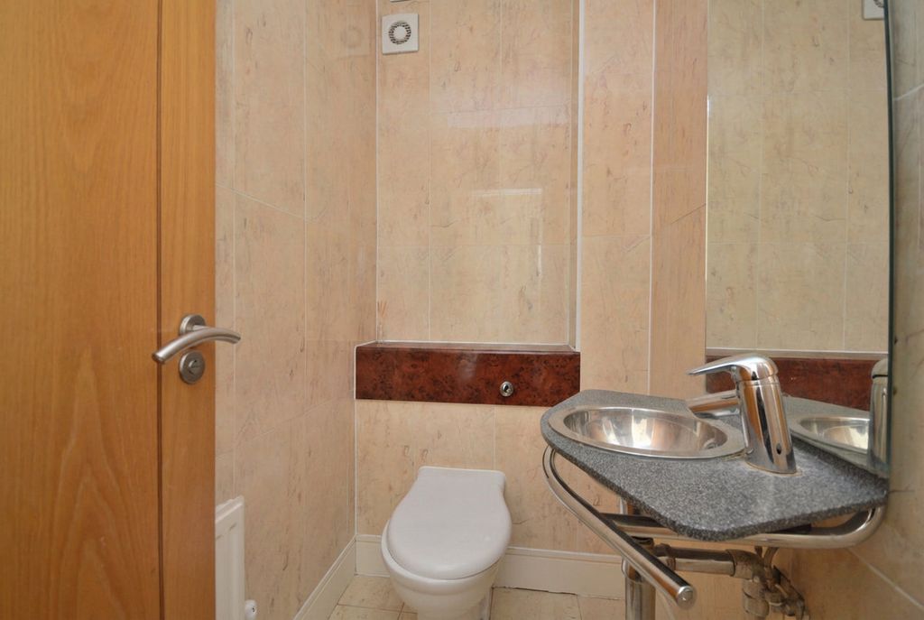 Additional image 13 of 4 bed flat for saleRedcliff Backs, Bristol BS1