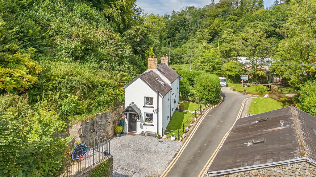 Property photo 3 of 27 2-Dji_20250808144041_0001_D.Jpg