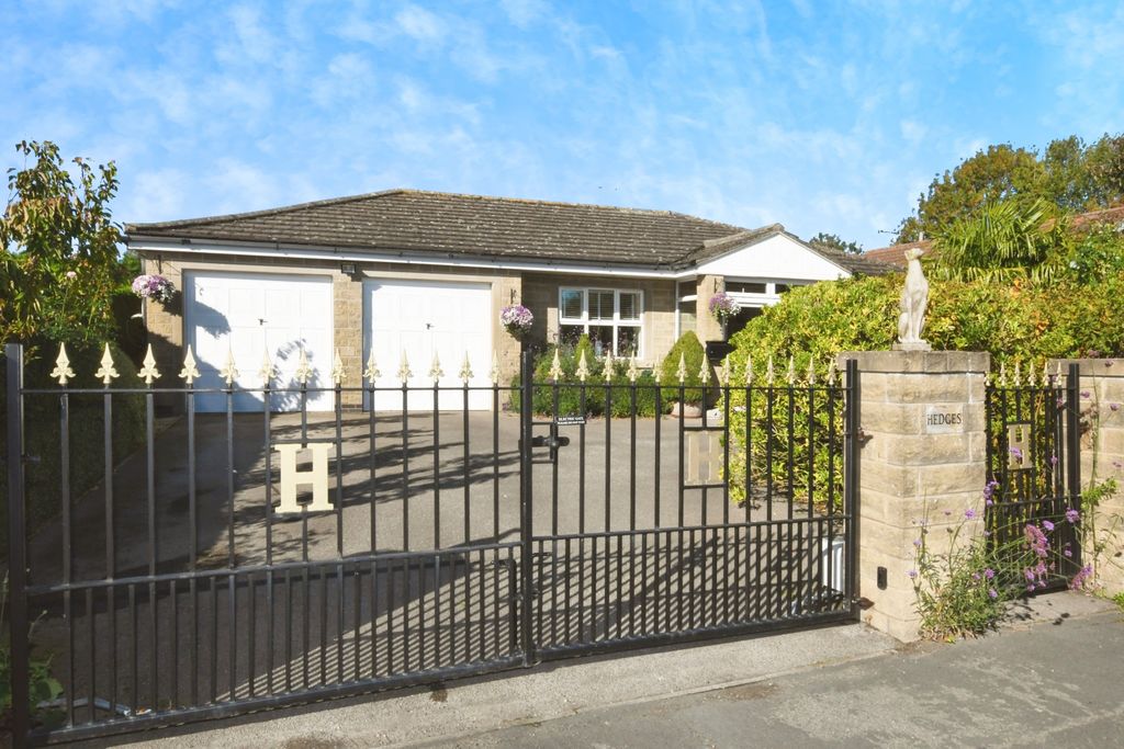 Property photo 1 of 27