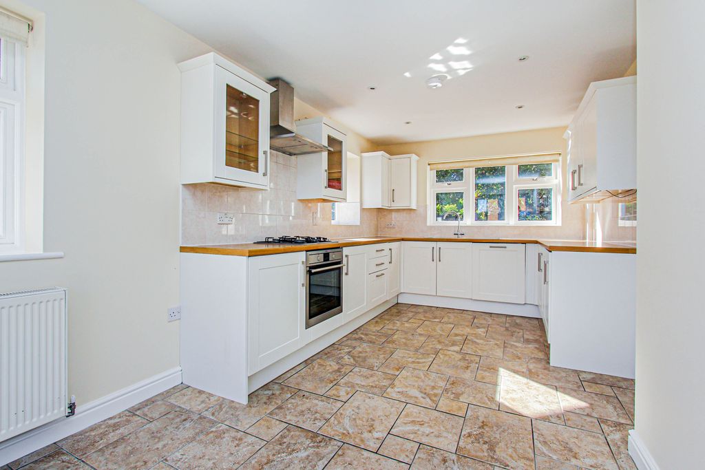 Property photo 3 of 14 Kitchen/Breakfast Room