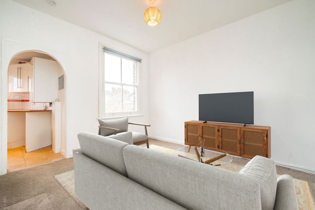 Property photo 2 of 5